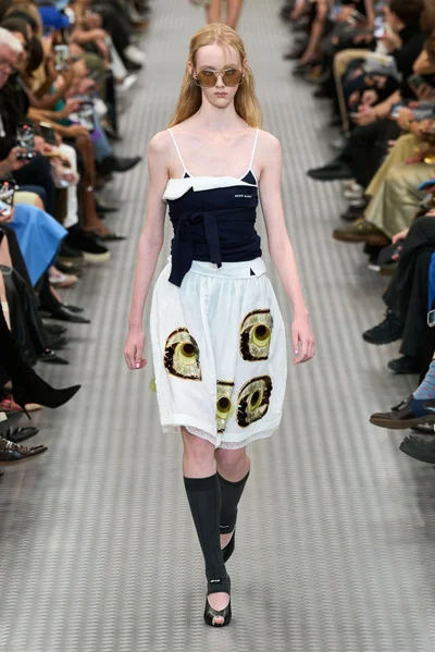Look 7